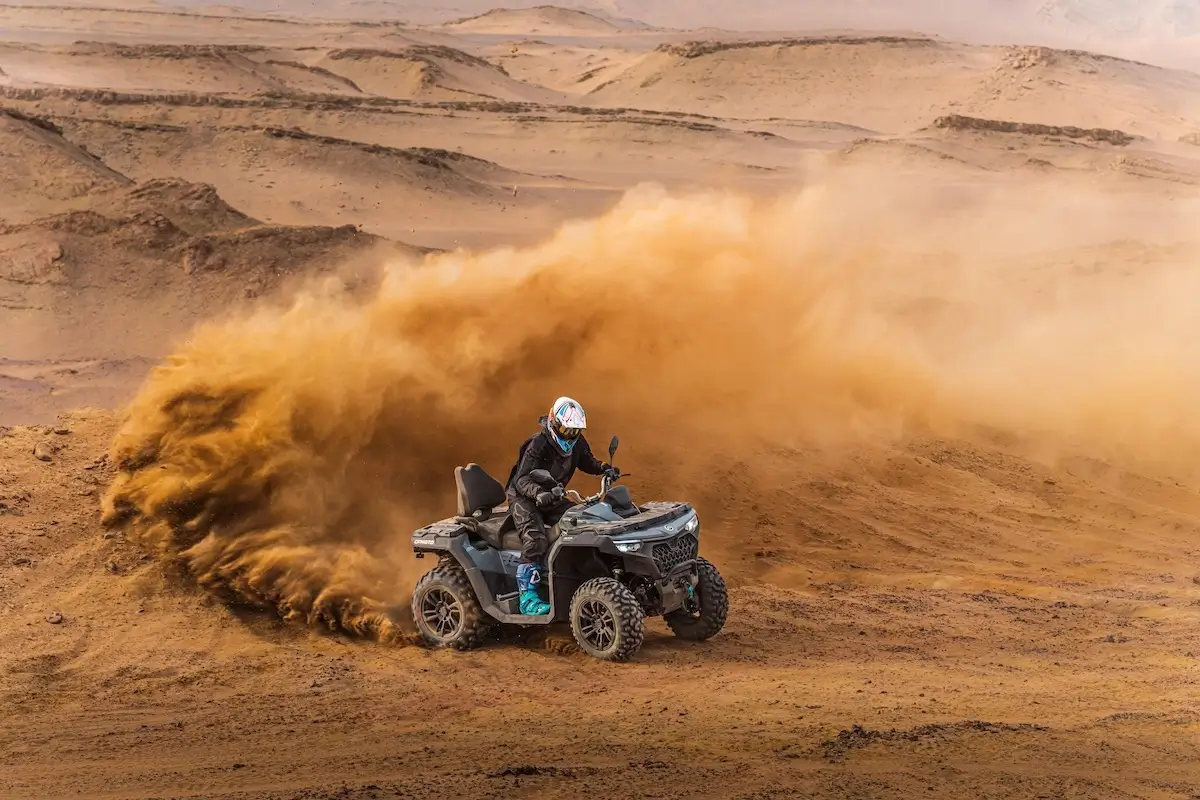 CFMOTO-850-TOURING_action-34.png