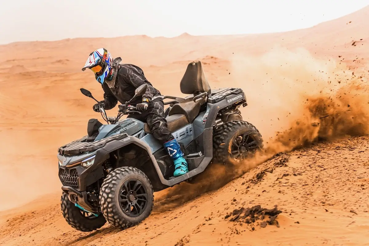 CFMOTO-850-TOURING_action-37.png